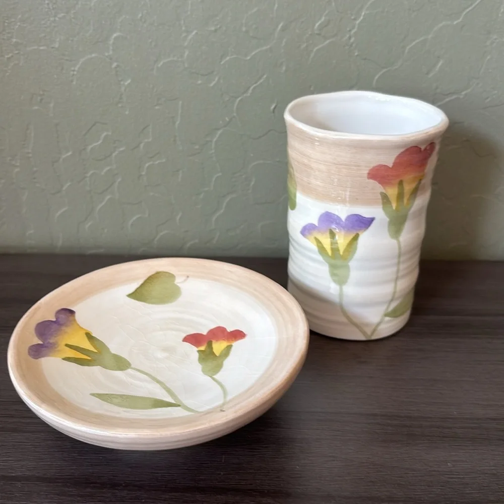 Croscill Floral Tulip Bud Bathroom Cup and Soap‎ Dish Ceramic Set